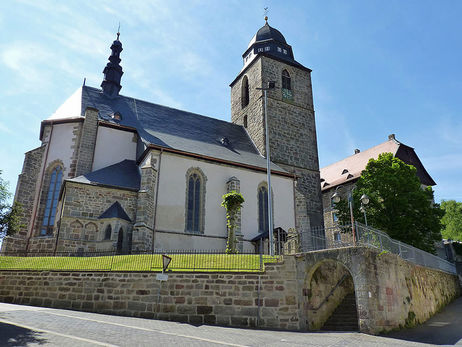 Brand und Wiederaufbau der katholischen Stadtpfarrkirche in Naumburg